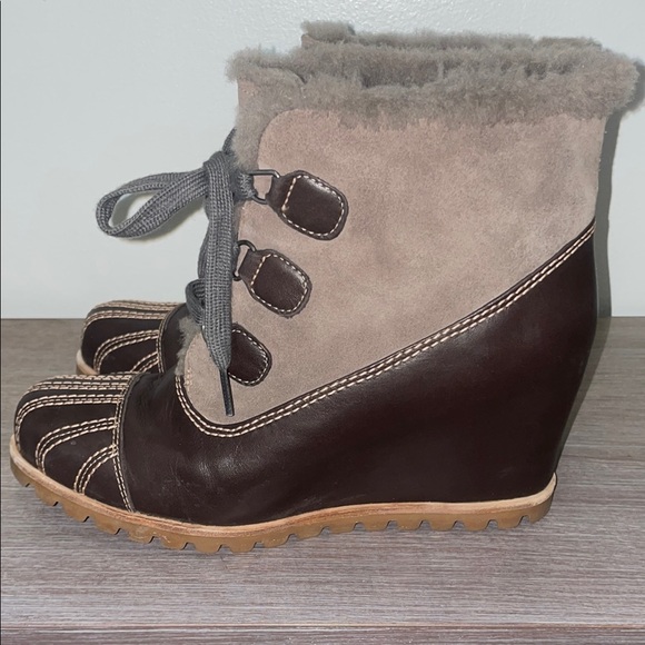 UGG Alasdair Boot - Picture 3 of 6